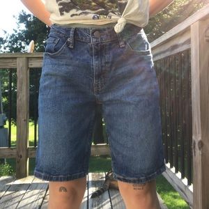 Levi’s Bermuda shorts size 6